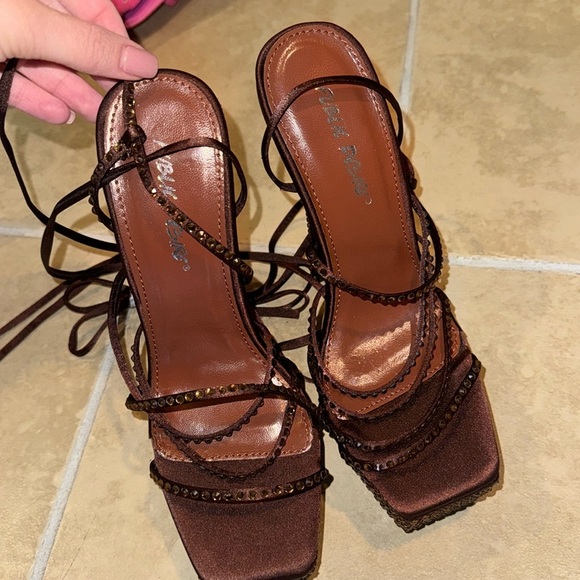 High studded brown heels - Picture 2 of 2